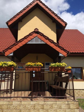 Gościniec w ogrodzie in Brusy